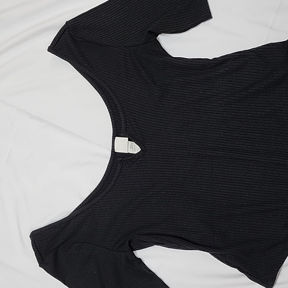 ♠️ black off-shoulder bodysuit ♠️ - Picture 3 of 5